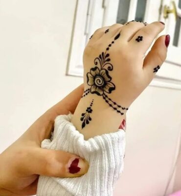 Cute and easy Simple Mehndi Designs for Kids