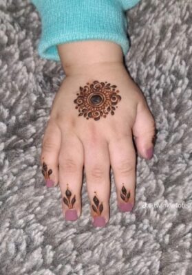 Festivals shine with Simple Mehndi Designs for Kids