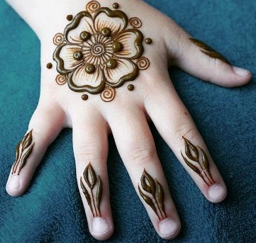 I love Simple Mehndi Designs for Kids