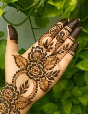 Latest Simple Mehndi Design trends everywhere