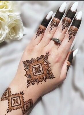 Latest Stylish Back Hand Mehndi Designs