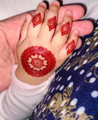 Simple Mehndi Designs for Kids make memories