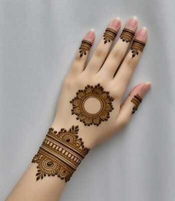 Simple Stylish Back Hand Mehndi Designs