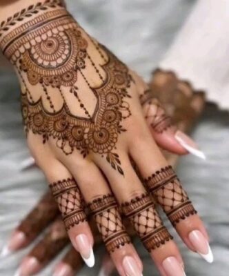 Stunning Arabic Mehndi Design spreads joy
