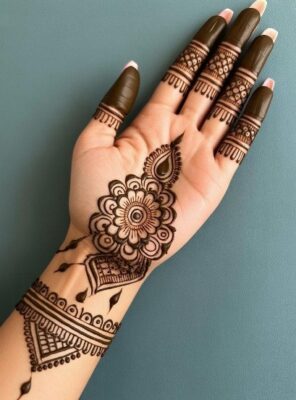 Stylish girls choose Simple Mehndi Design