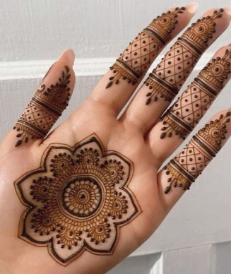 A Front Hand Simple Mehndi Design works well for school or office functions