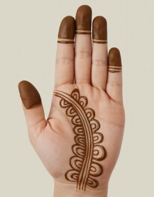 A Mehndi Design Simple is great for everyday style