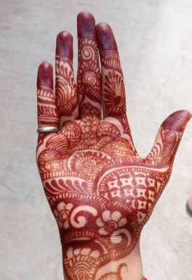 A Royal Front Hand Mehndi Design suits bridesmaids beautifully