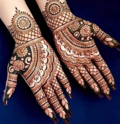 A minimal Full Hand Mehndi Design can still look very elegant