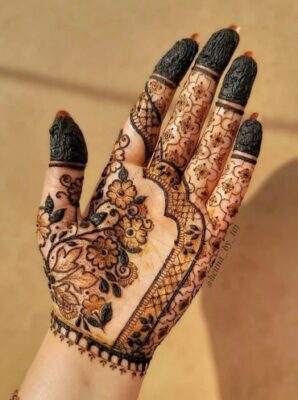 A net-style Mehndi Design Photo appears trendy