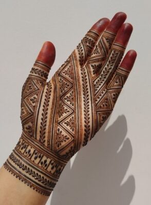 A quick Mehndi Design Photo still looks beautiful
