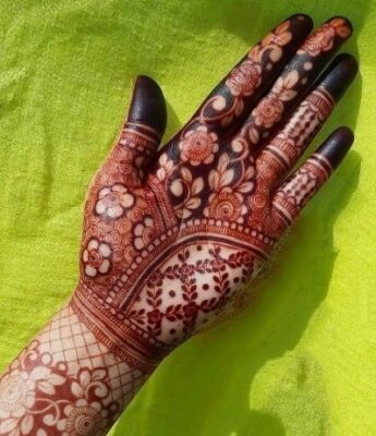A simple Easy Mehndi Design is perfect for beginners