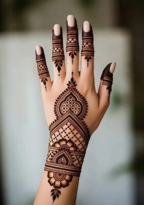 Back Hand Mehndi Design looks elegant and stylish