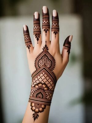 Back Hand Mehndi Design looks elegant in simple style