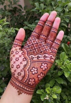Beginners can easily draw a Mehndi Design Simple at home