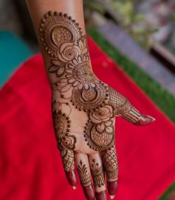 Bridal Arabic Mehndi Design gives a rich look