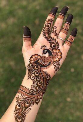 Bridal look shines with Simple Mehndi Design