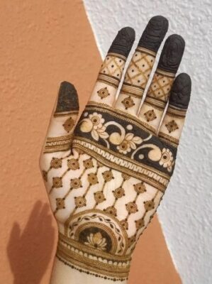 Cute Arabic Mehndi Design is perfect for kids