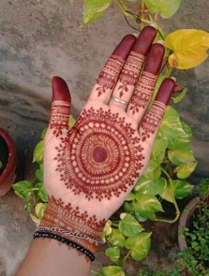Cute Mehndi Design Easy is loved by kids