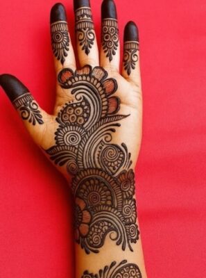 Easy Arabic Mehndi Design is perfect for beginners