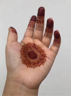 Elegant Easy Mehndi Design is ideal for formal events