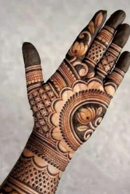 Every finger looks elegant with a Royal Front Hand Mehndi Design