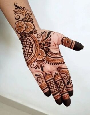 Every girl loves to apply Front Hand Mehndi Design
