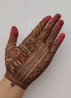 Finger Mehndi Design Easy looks minimal and classy