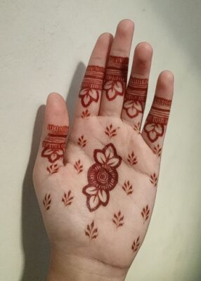 Floral Front Hand Mehndi Design gives a soft touch