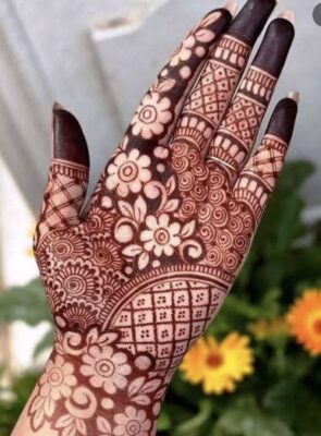 Floral Mehndi Design is always pretty