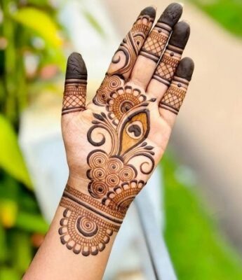 Front Hand Mehndi Design looks very elegant and neat