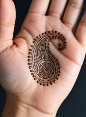 Girls love Simple Mehndi Design New for daily wear