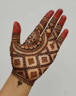 Girls love a cute Mehndi Design Simple for daily wear
