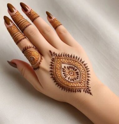 Gorgeous look comes with Easy Mehndi Design