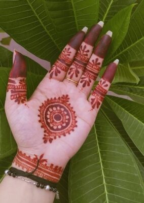 Heart Easy Mehndi Design is cute and pretty
