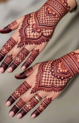 Kids also love cute Back Hand Mehndi Design patterns