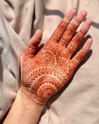 Kids enjoy a tiny Arabic Mehndi Design on their hands