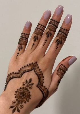 Kids enjoy wearing a Mehndi Design Simple