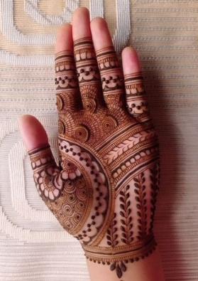 Leafy Arabic Mehndi Design adds a soft touch