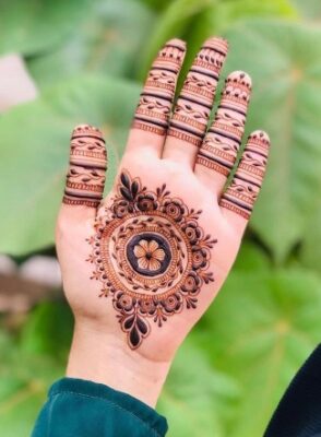 Lovely Easy Mehndi Design is perfect for photos