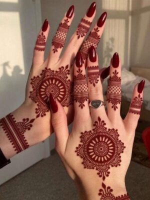 Mandala Easy Mehndi Design is perfect for round patterns