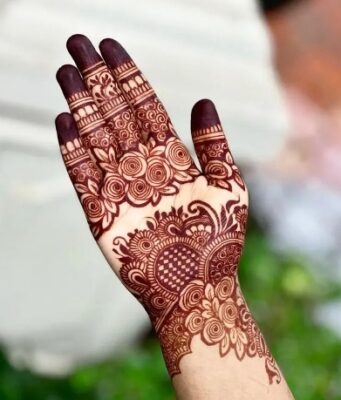 Mehndi Design Easy looks graceful
