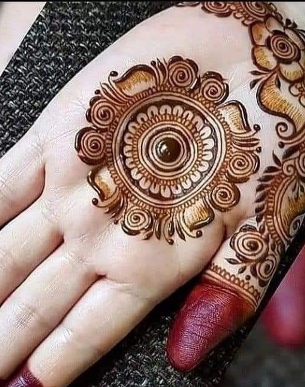 Mehndi Design Photo looks classy