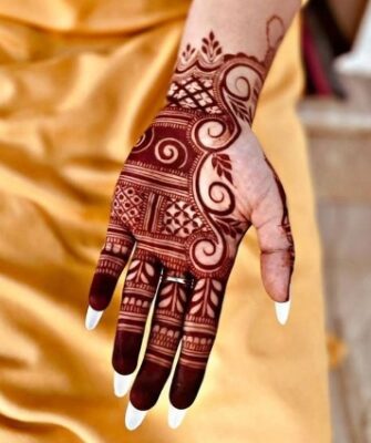 Modern Easy Mehndi Design suits every trendy outfit