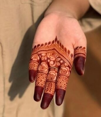 Modern Mehndi Design Front Hand looks unique