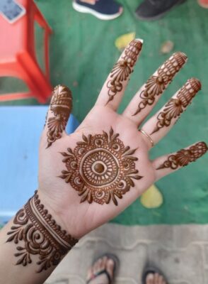 Modern Royal Finger Royal Front Hand Mehndi Design