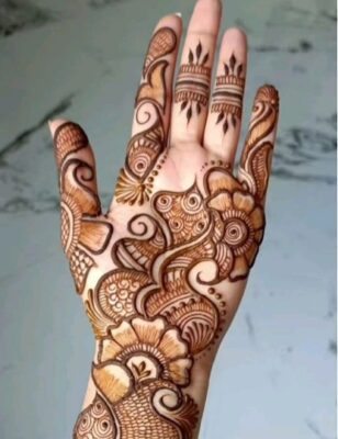 Simple Front Hand Mehndi Design suits every occasion