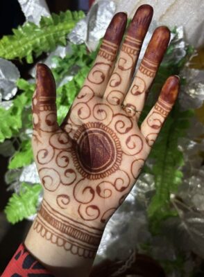 Simple Instagram Stylish Royal Front Hand Mehndi Design