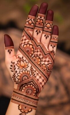 Simple Mehndi Design New fits both casual and festive looks