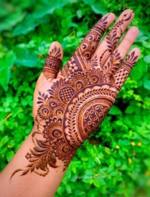 Stylish Arabic Mehndi Design is trending everywhere